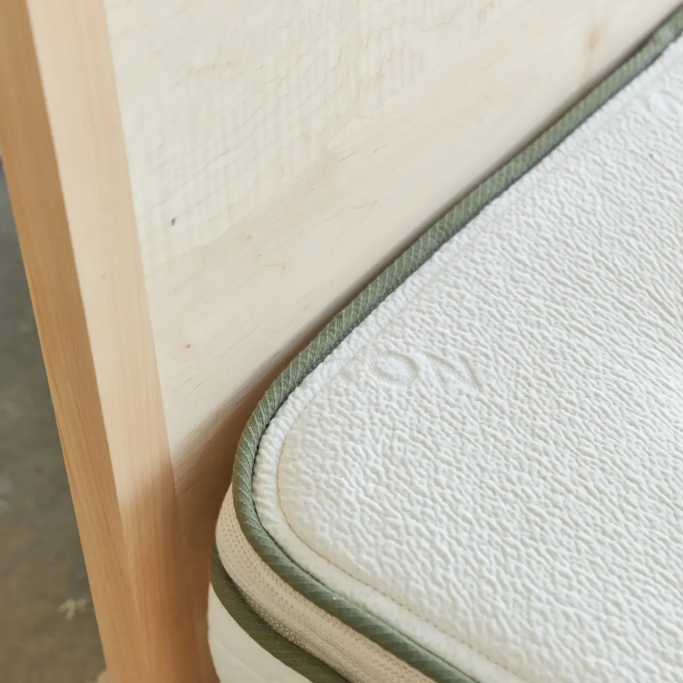 Outlet Avocado Green Pillowtop Queen Mattresses|All Mattresses