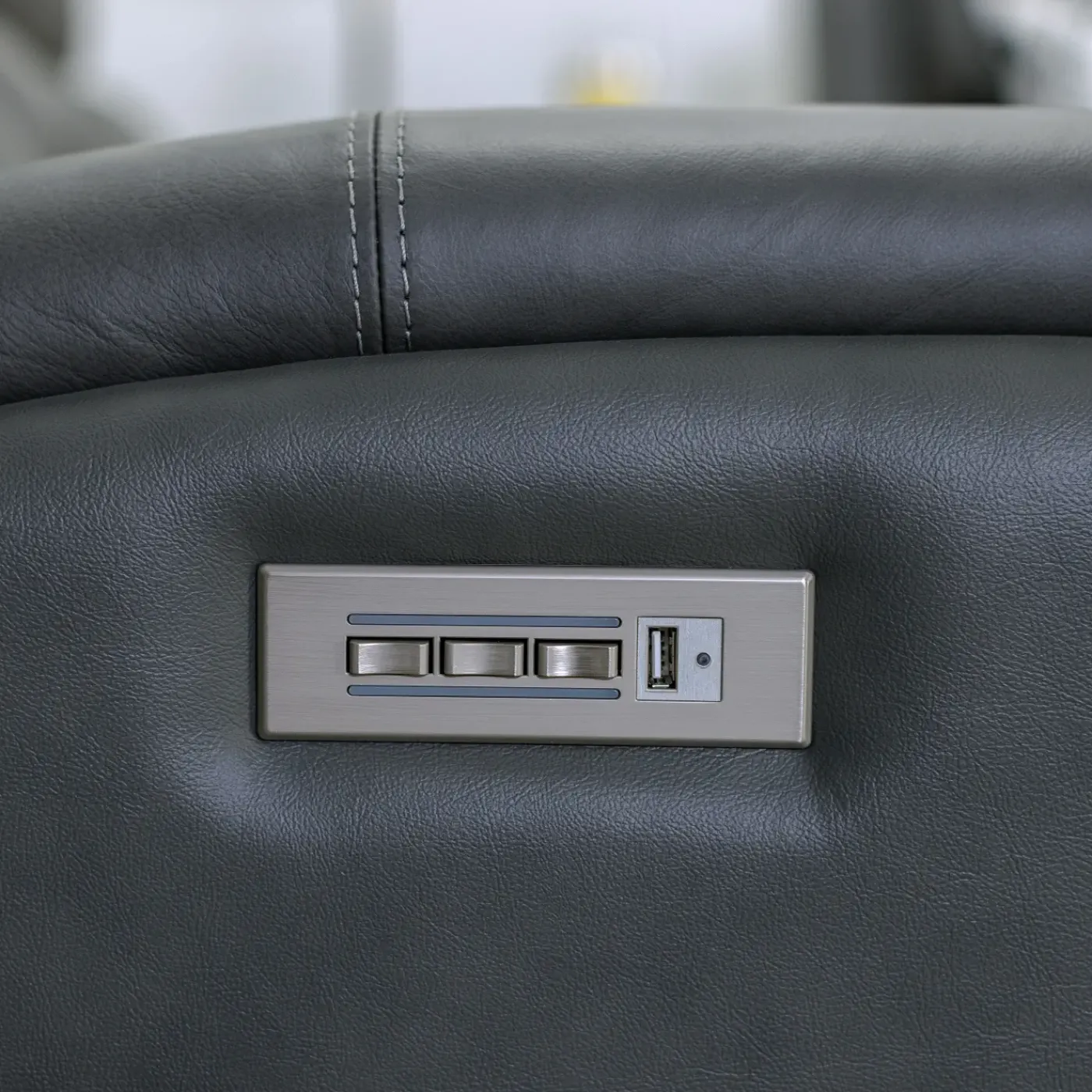 Outlet Riverdale Zero G Power Reclining Console Loveseat Loveseats